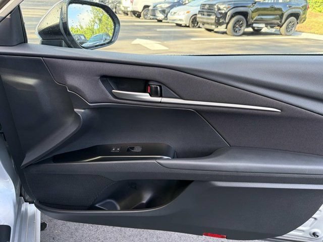 Used 2025 Toyota Camry LE FWD image 14