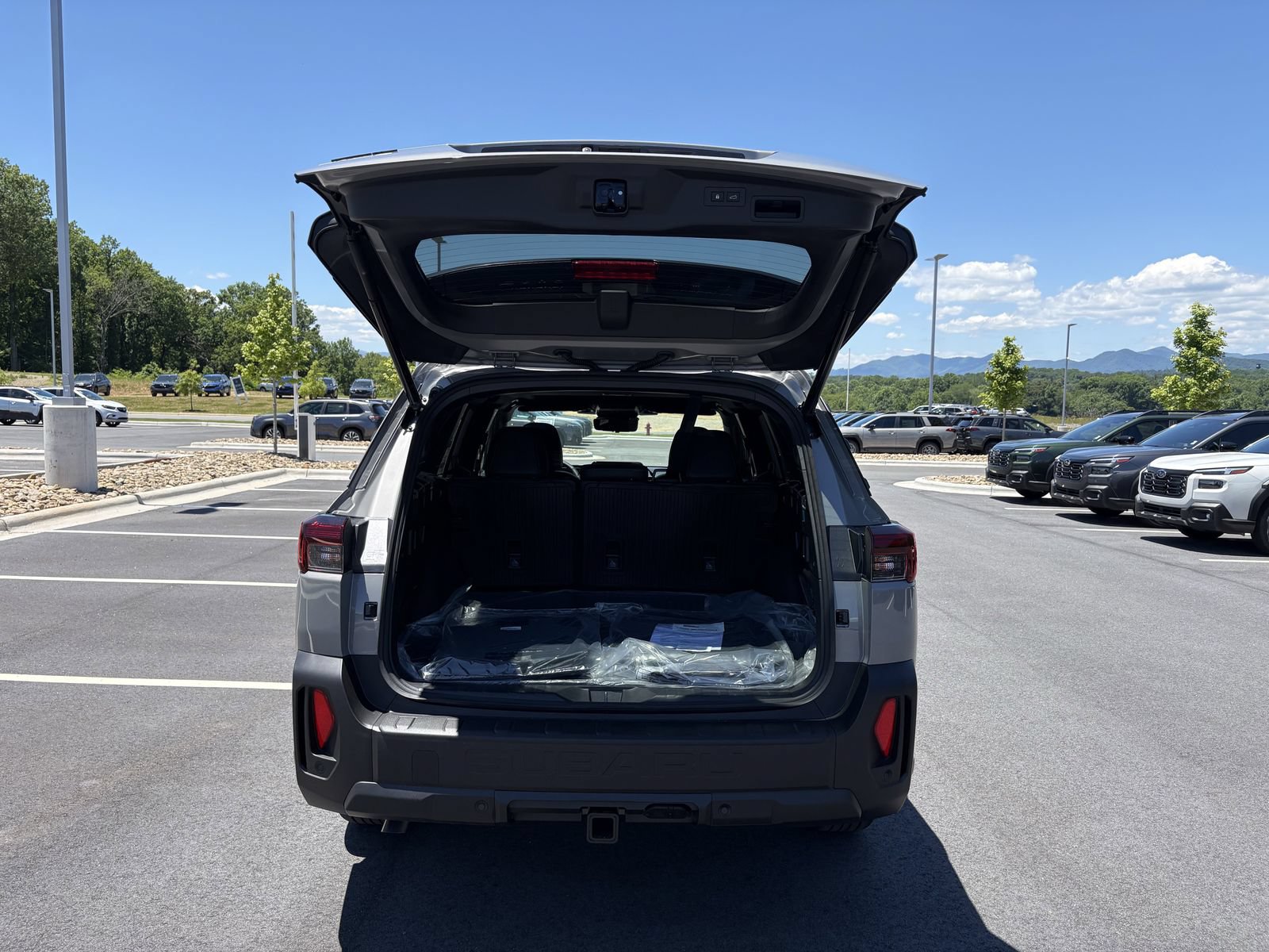 New 2026 Subaru Outback Touring AWD/4WD image 9