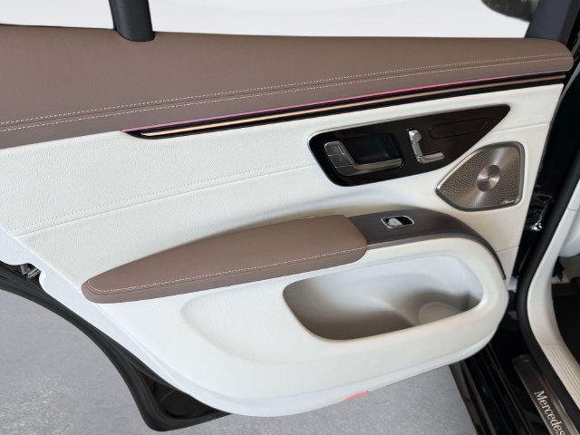 Certified 2023 Mercedes-Benz EQS 580 4MATIC SUV image 11