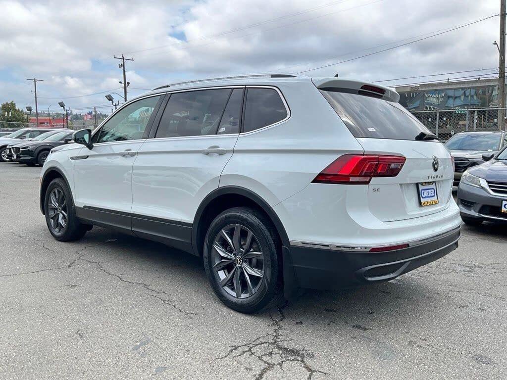 Used 2023 Volkswagen Tiguan SE w/ Panoramic Sunroof Package AWD/4WD image 6