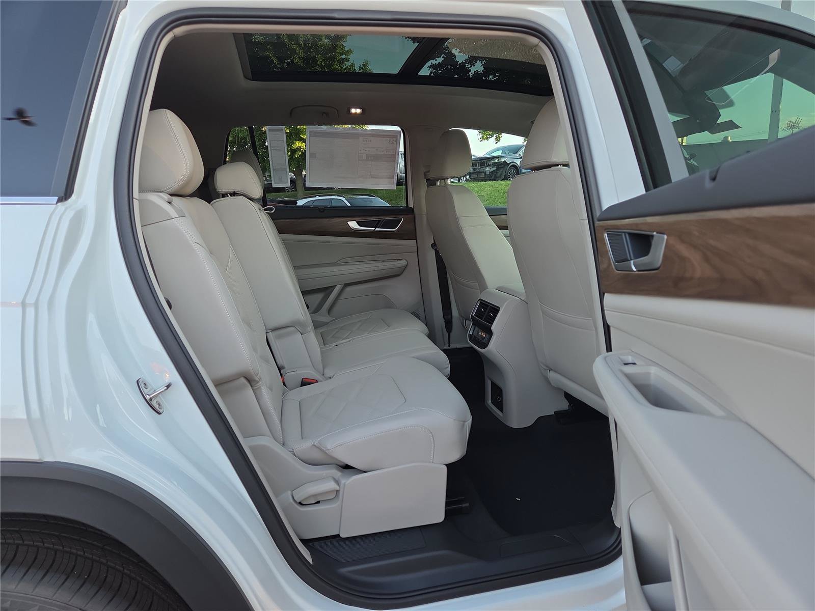 New 2026 Volkswagen Atlas SE FWD image 27