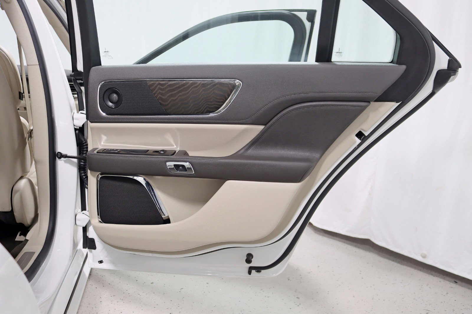 Used 2020 Lincoln Continental Reserve image 37