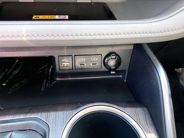 Used 2023 Toyota Highlander Limited image 23