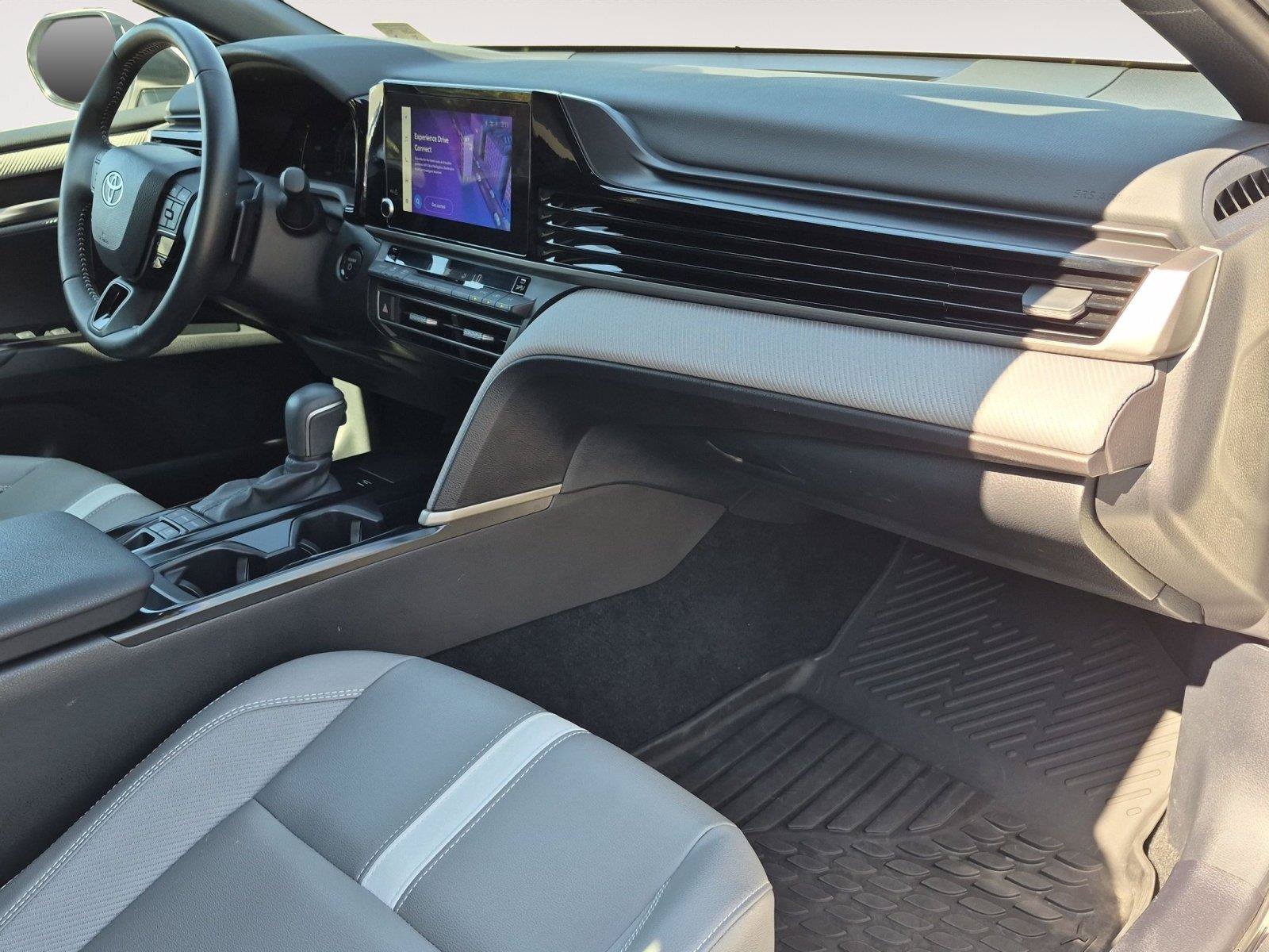 Used 2025 Toyota Camry SE FWD image 16