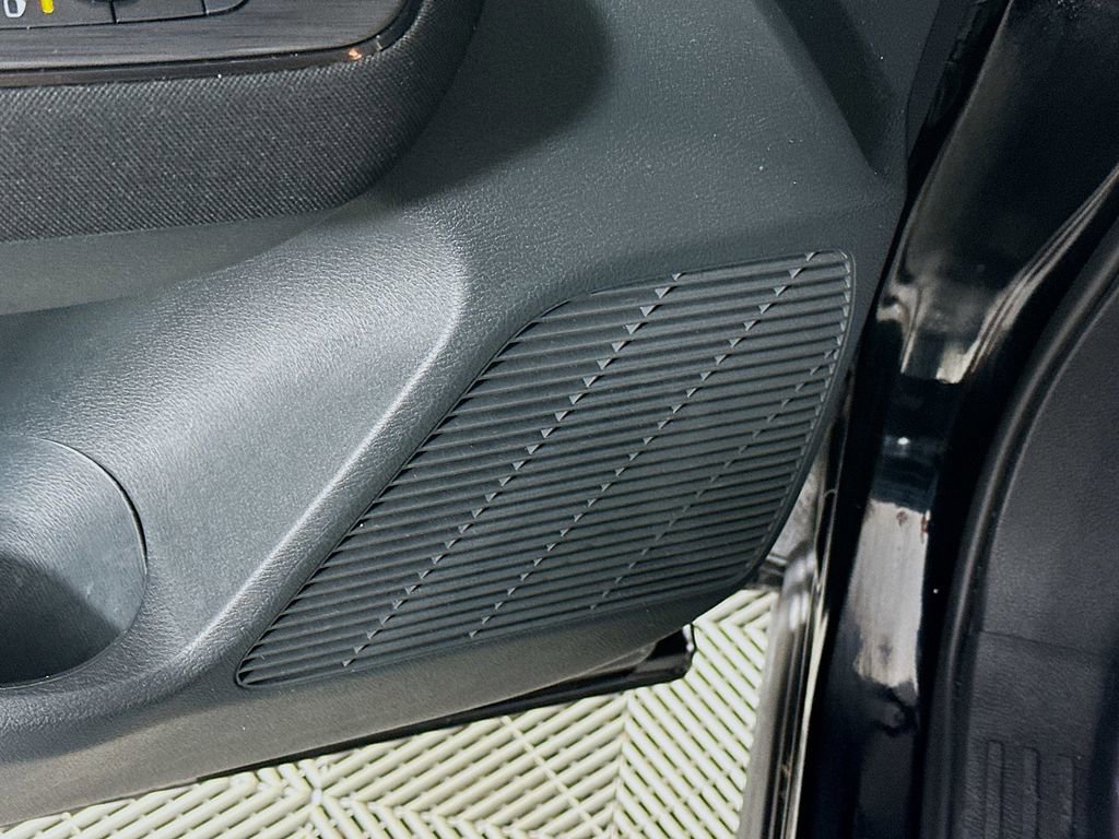 Certified 2025 Nissan Kicks S image 26