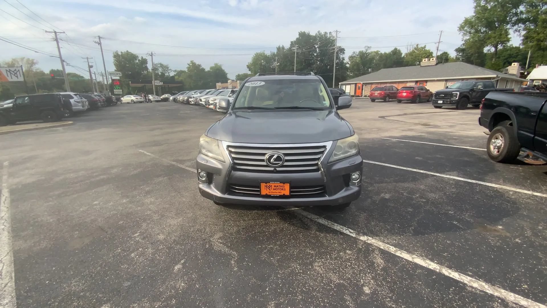 Used 2013 Lexus LX 570 4WD w/ Luxury Pkg image 3
