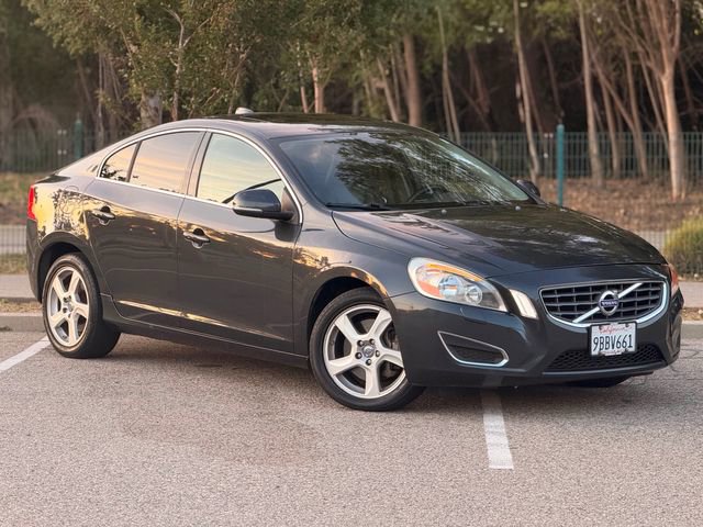 Used 2013 Volvo S60 T5 FWD image 2