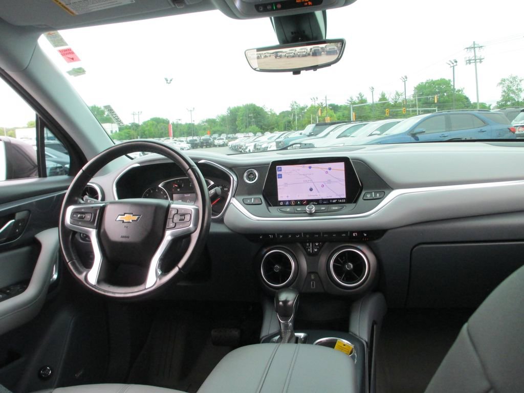 Used 2020 Chevrolet Blazer LT w/ Sound & Technology Package FWD image 24