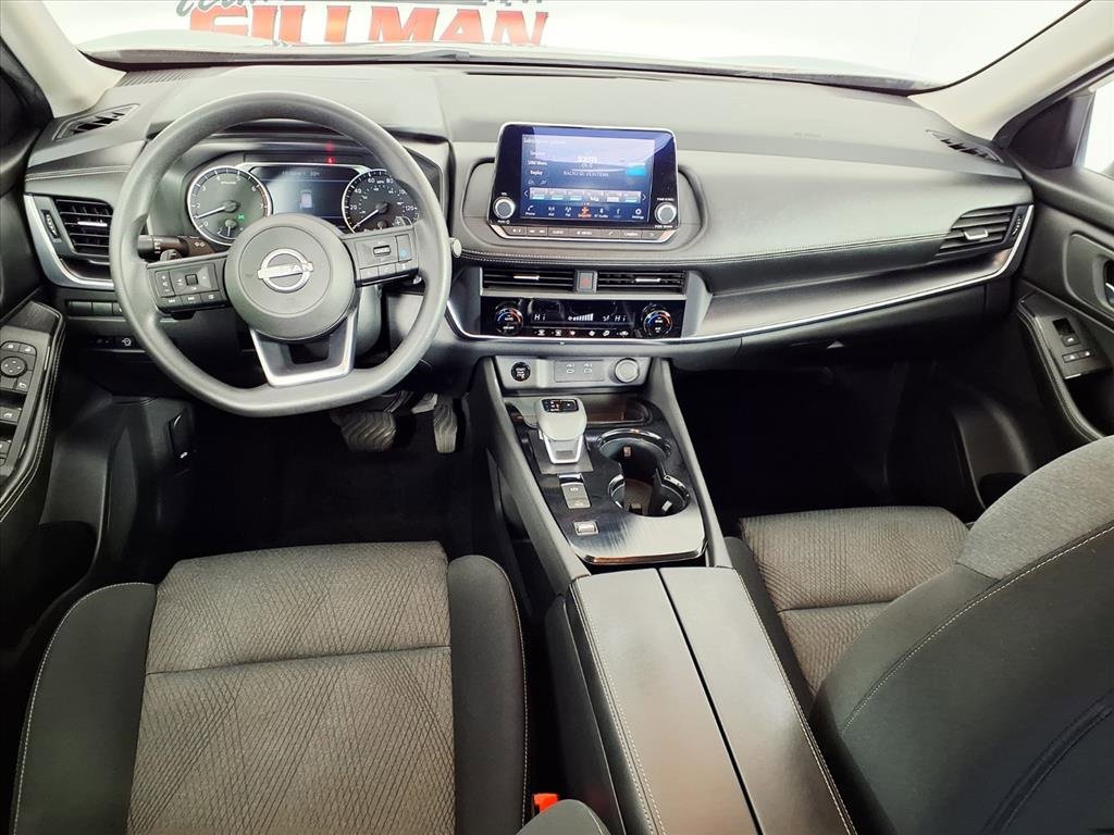 Used 2024 Nissan Rogue SV image 10