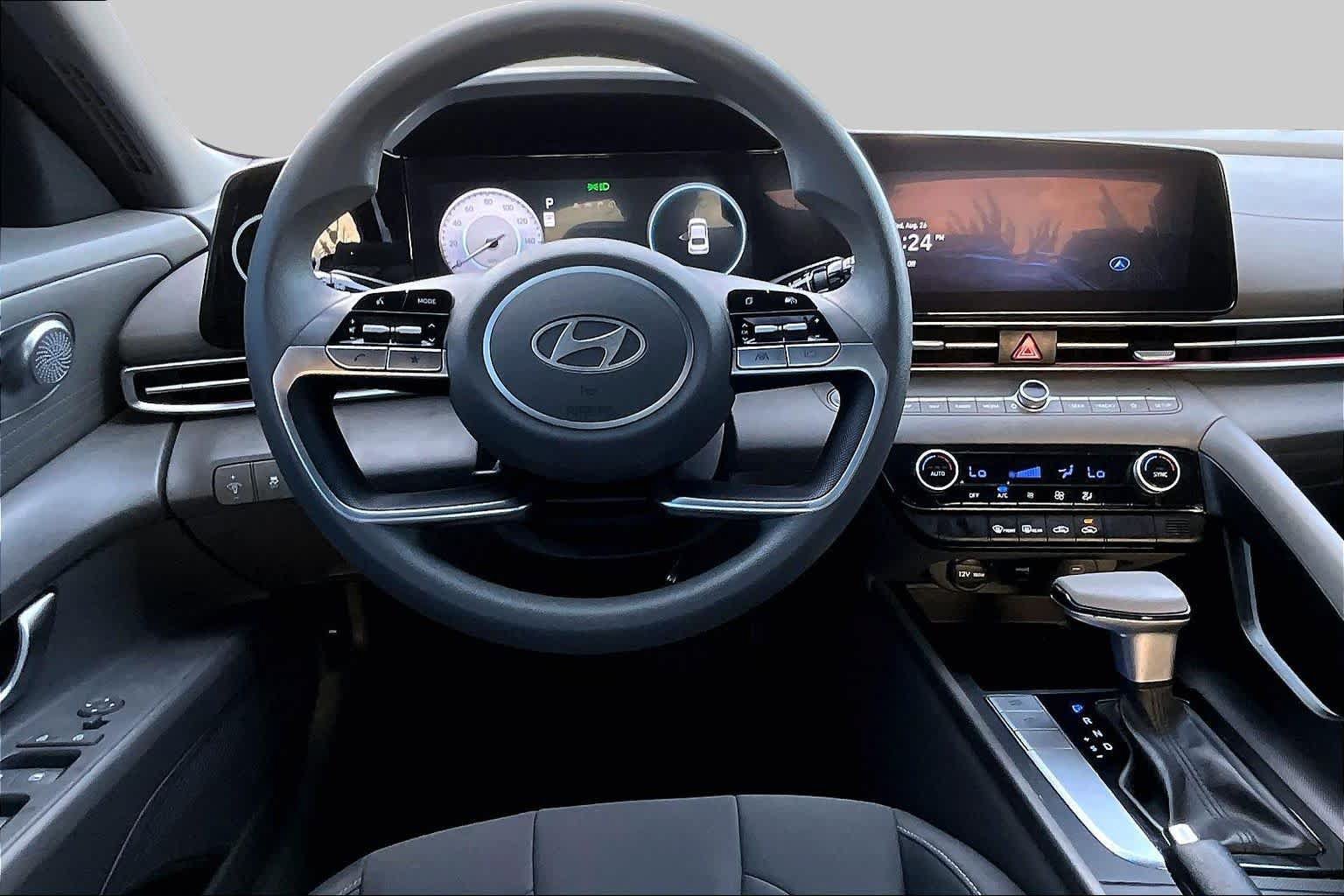 Used 2024 Hyundai Elantra SEL FWD image 6