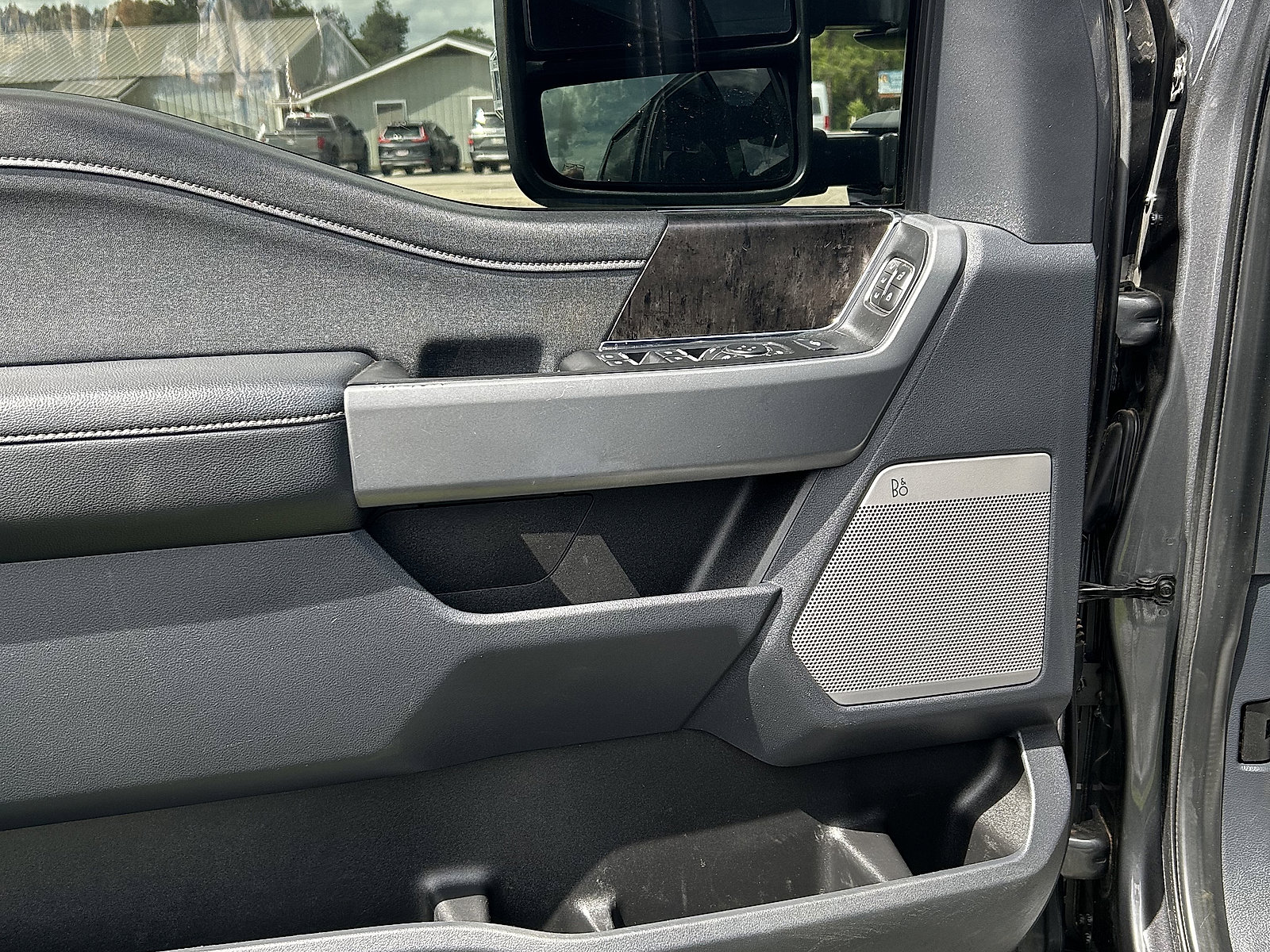 Used 2023 Ford F250 Lariat w/ Sport Appearance Package image 13