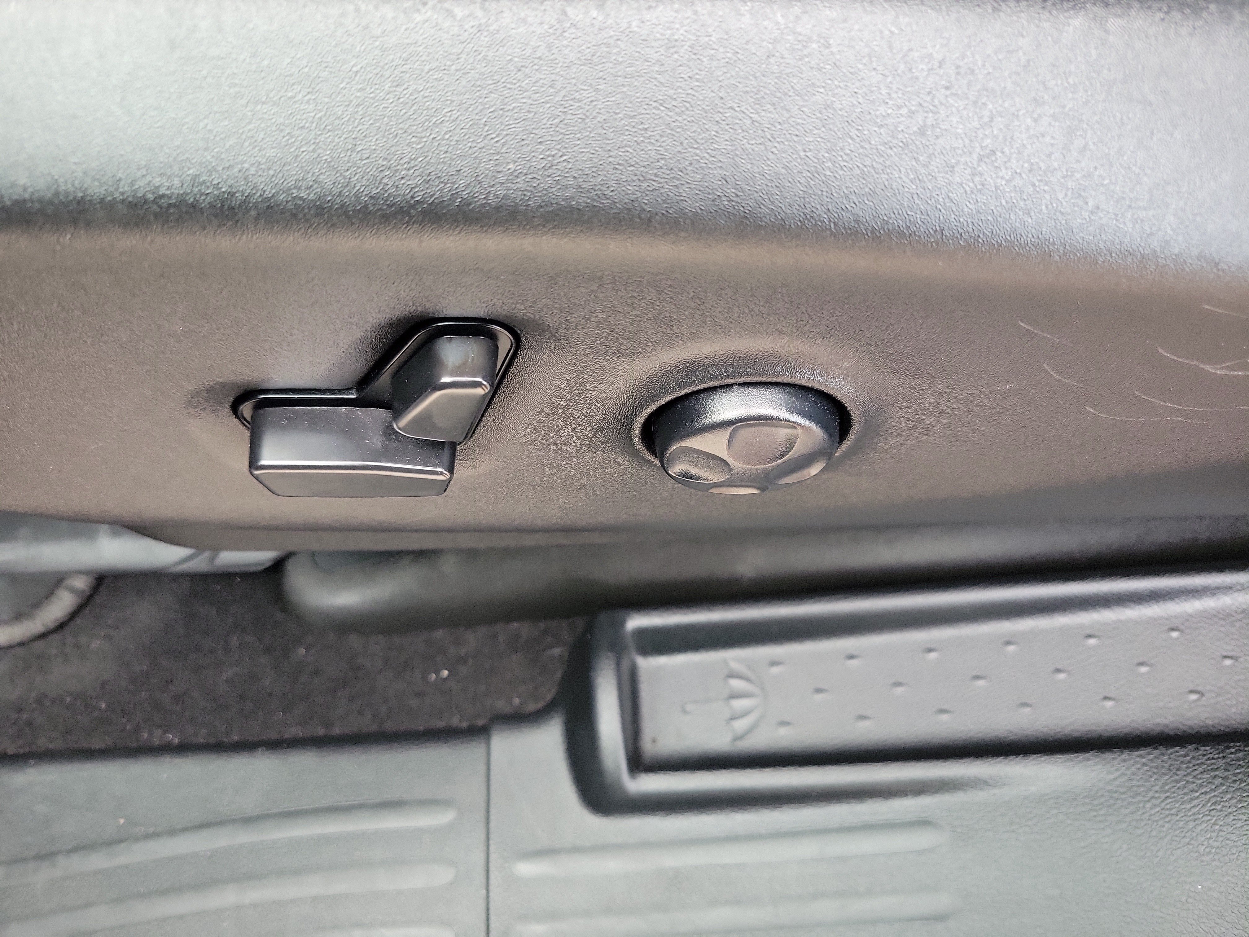 Used 2025 Chrysler Pacifica Select FWD image 21