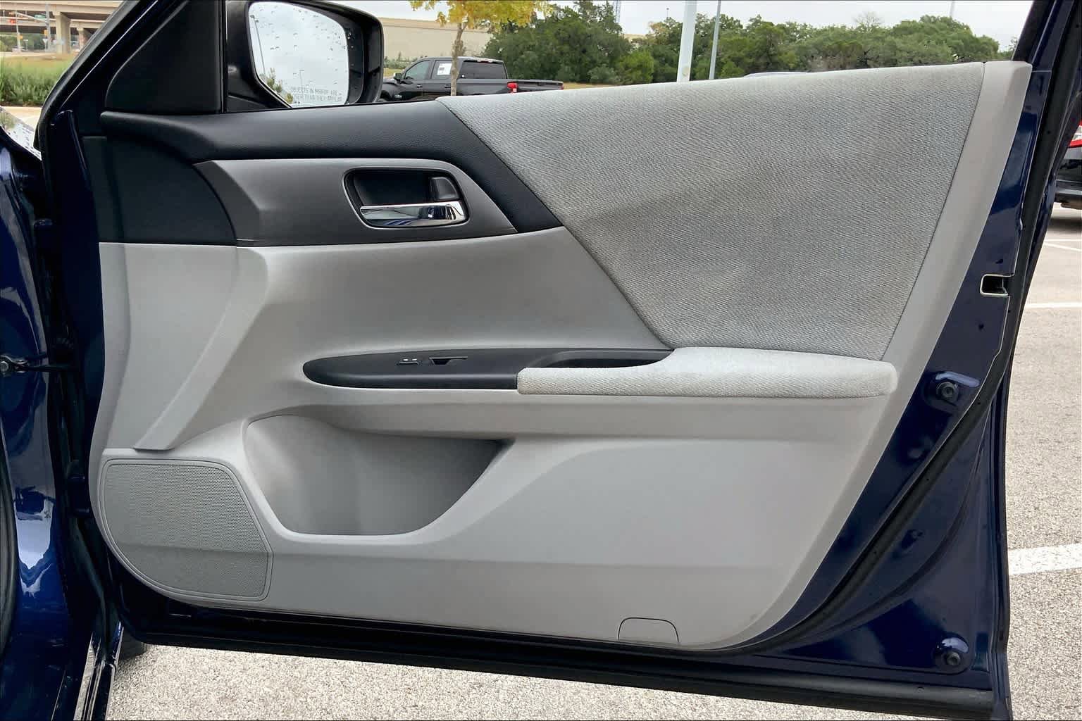 Used 2013 Honda Accord LX image 22