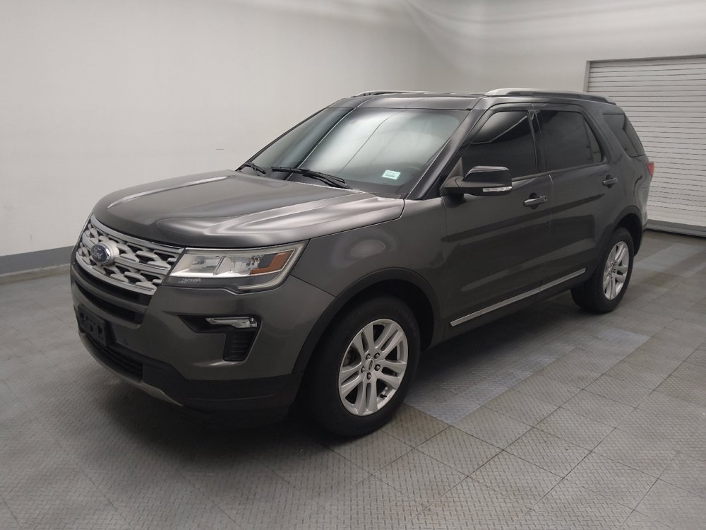 Used 2019 Ford Explorer XLT w/ Equipment Group 202A AWD/4WD image 2