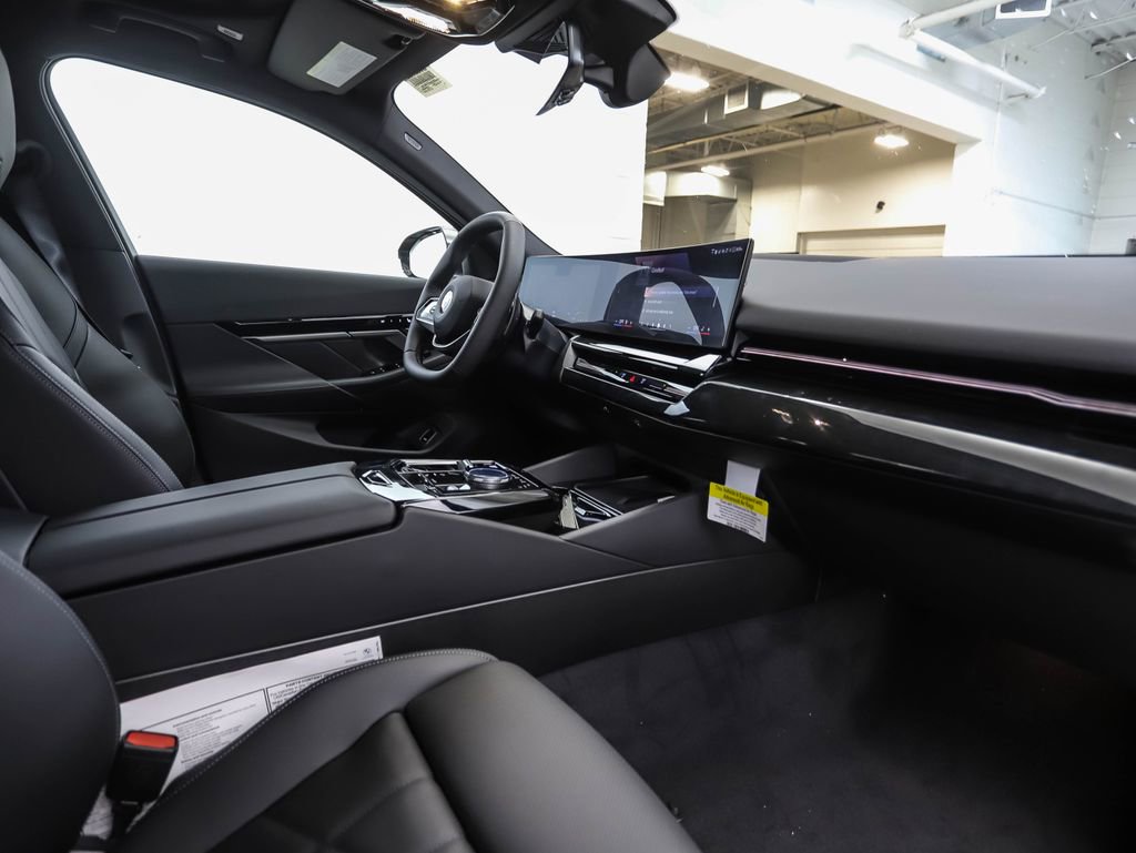 Used 2026 BMW 530i xDrive w/ Premium Package image 30