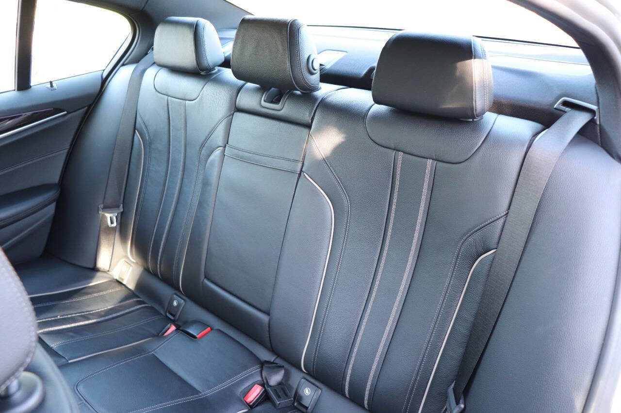 Used 2017 BMW 530i RWD image 32