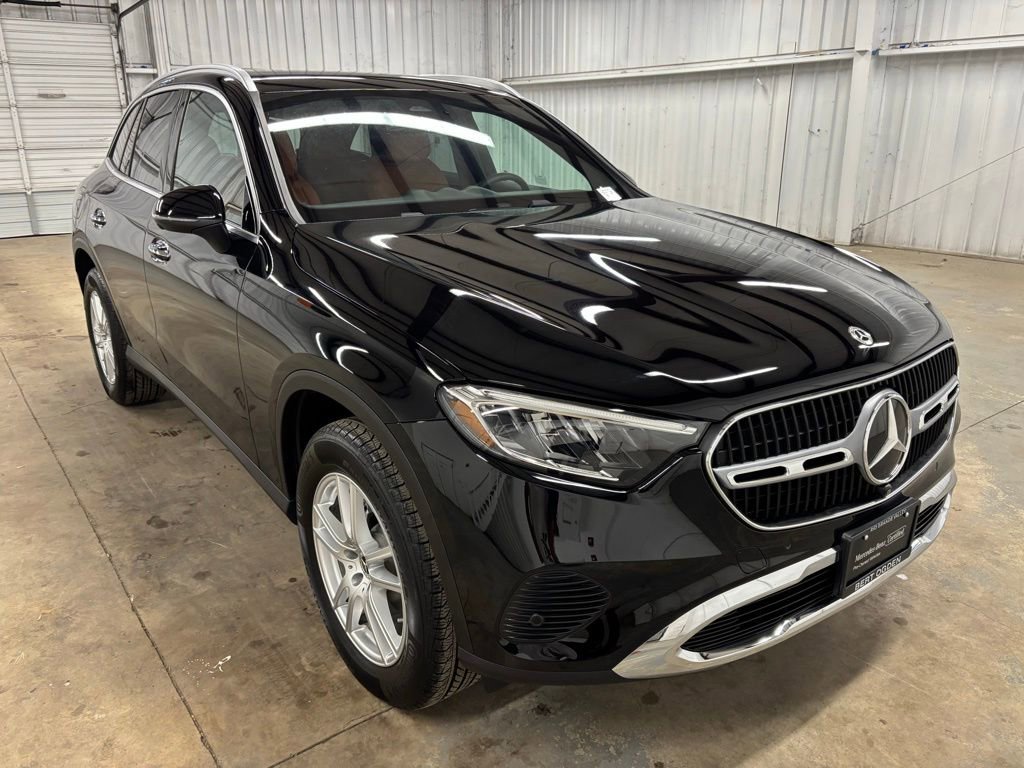 New 2026 Mercedes-Benz GLC 300 image 2