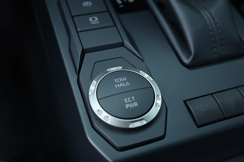 Used 2025 Toyota Tacoma SR5 image 11