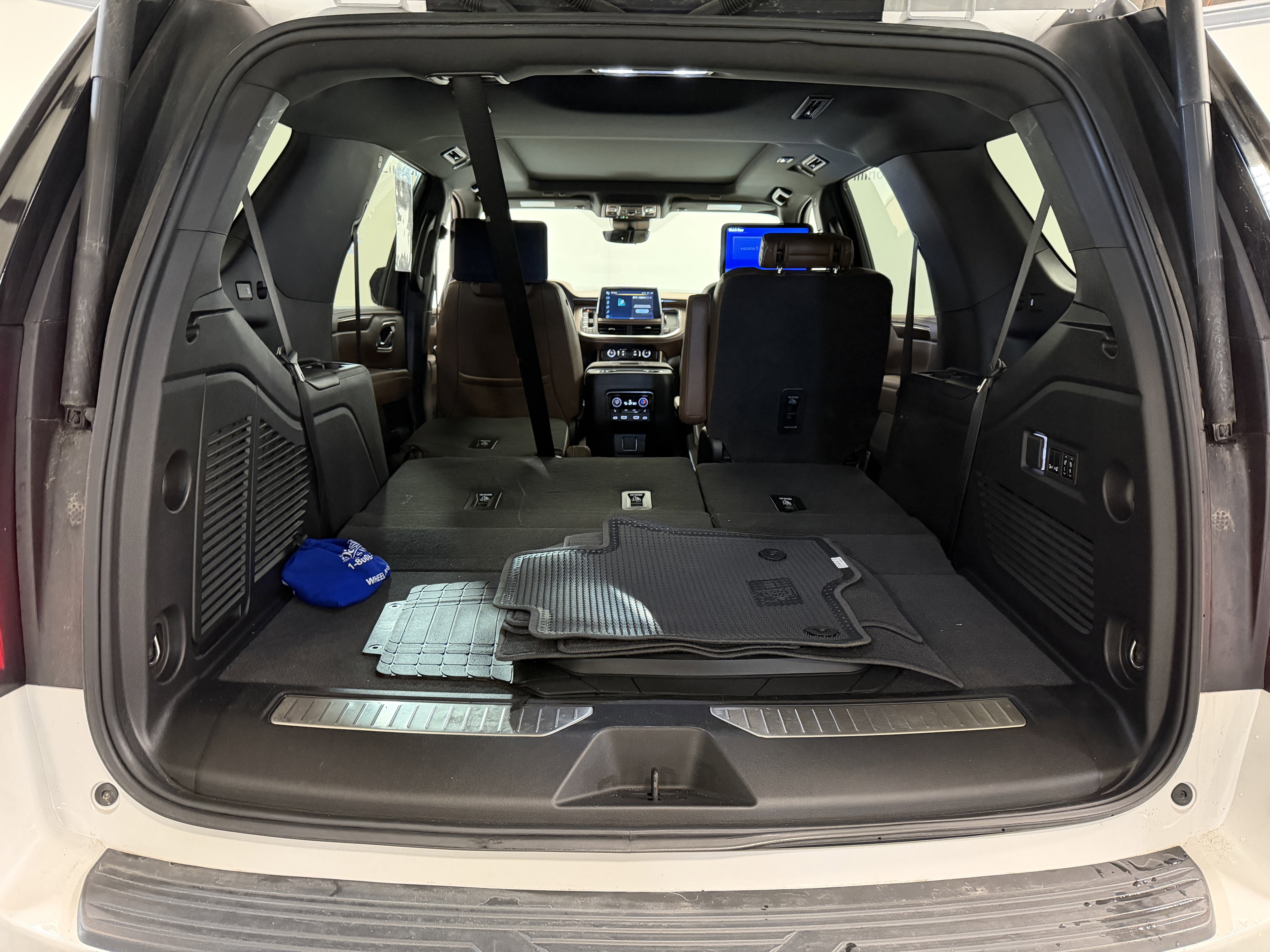 Used 2024 Chevrolet Tahoe High Country image 33