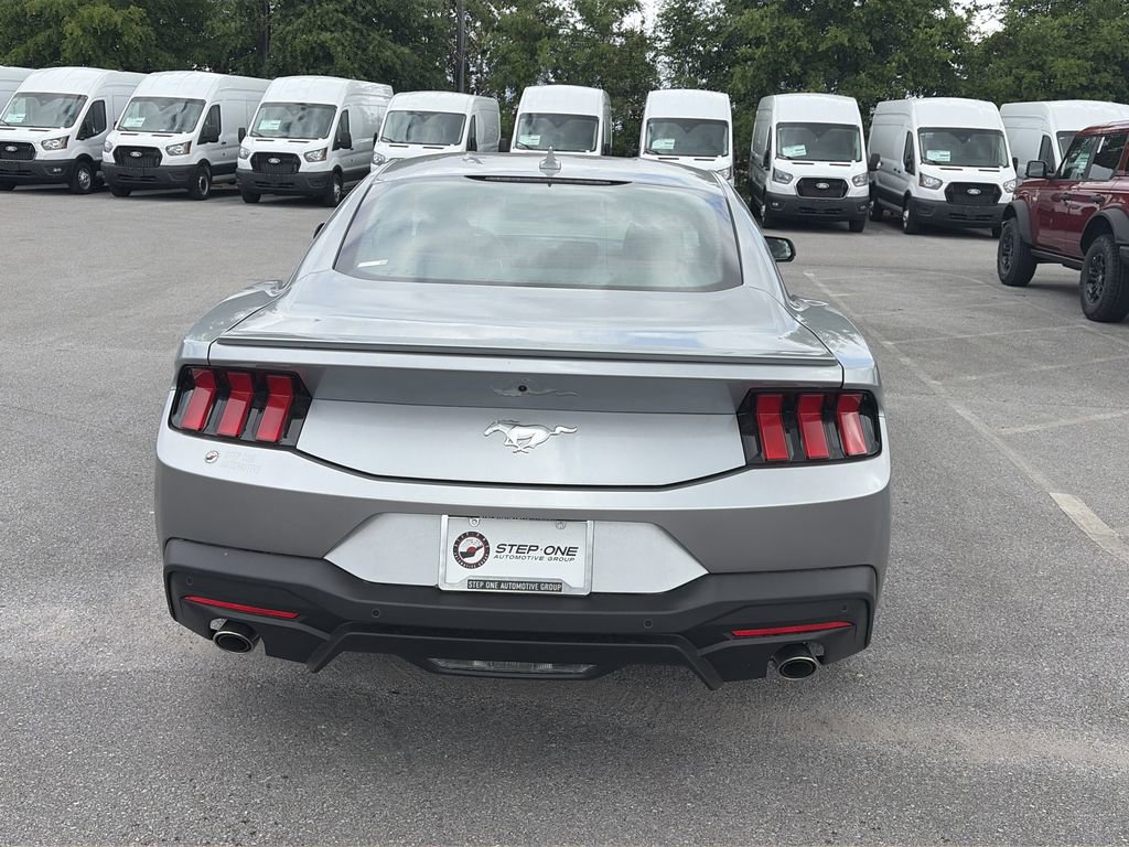 Used 2025 Ford Mustang Premium RWD image 6