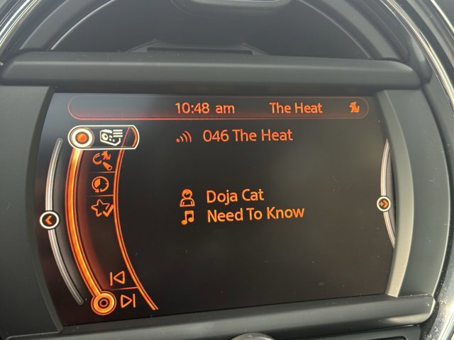 Used 2016 MINI Cooper 4-Door Hardtop image 8