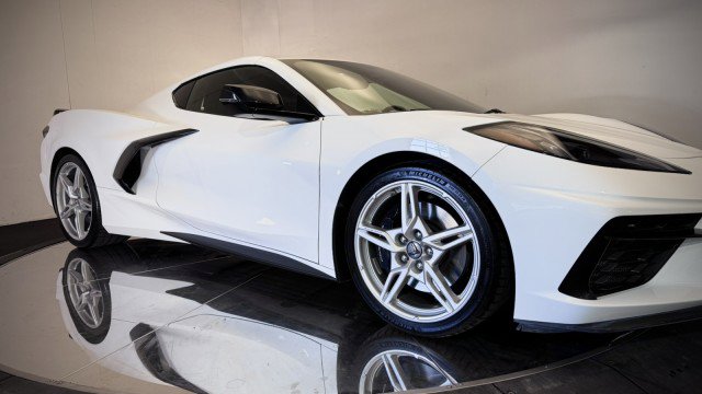 Used 2023 Chevrolet Corvette Stingray Premium Cpe w/ Z51 Performance Package image 18