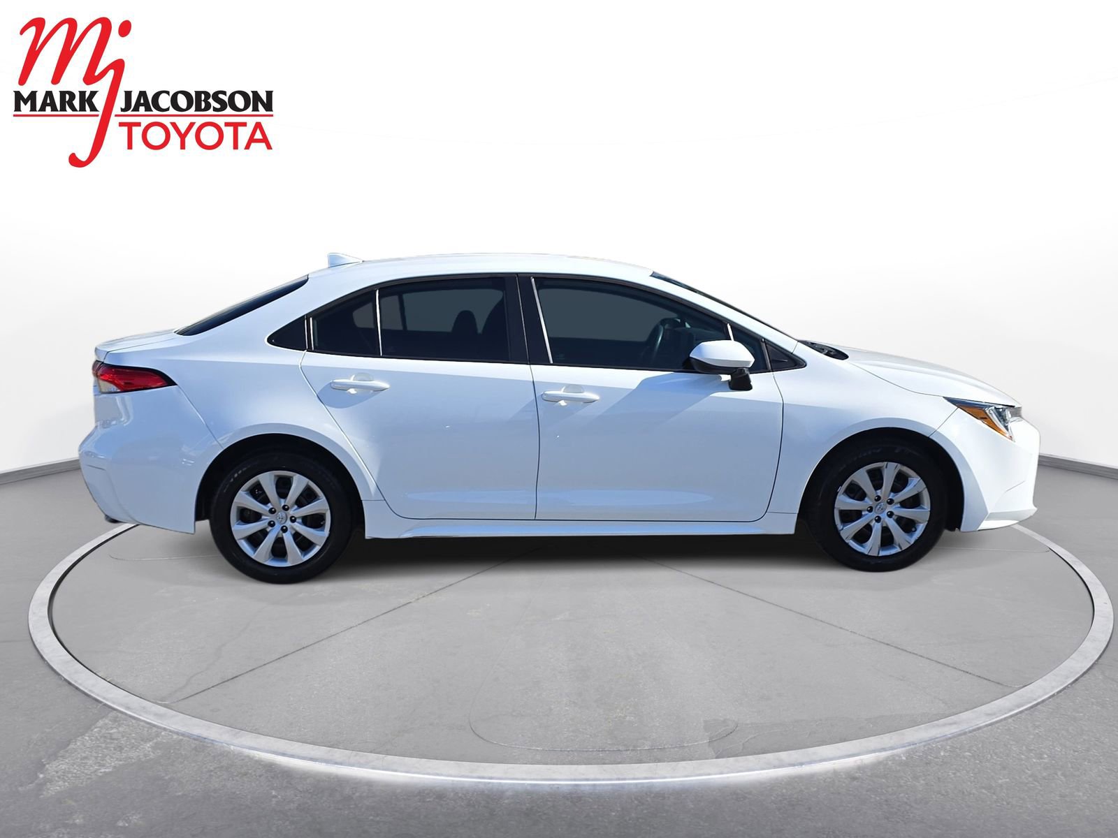 Used 2022 Toyota Corolla LE image 7