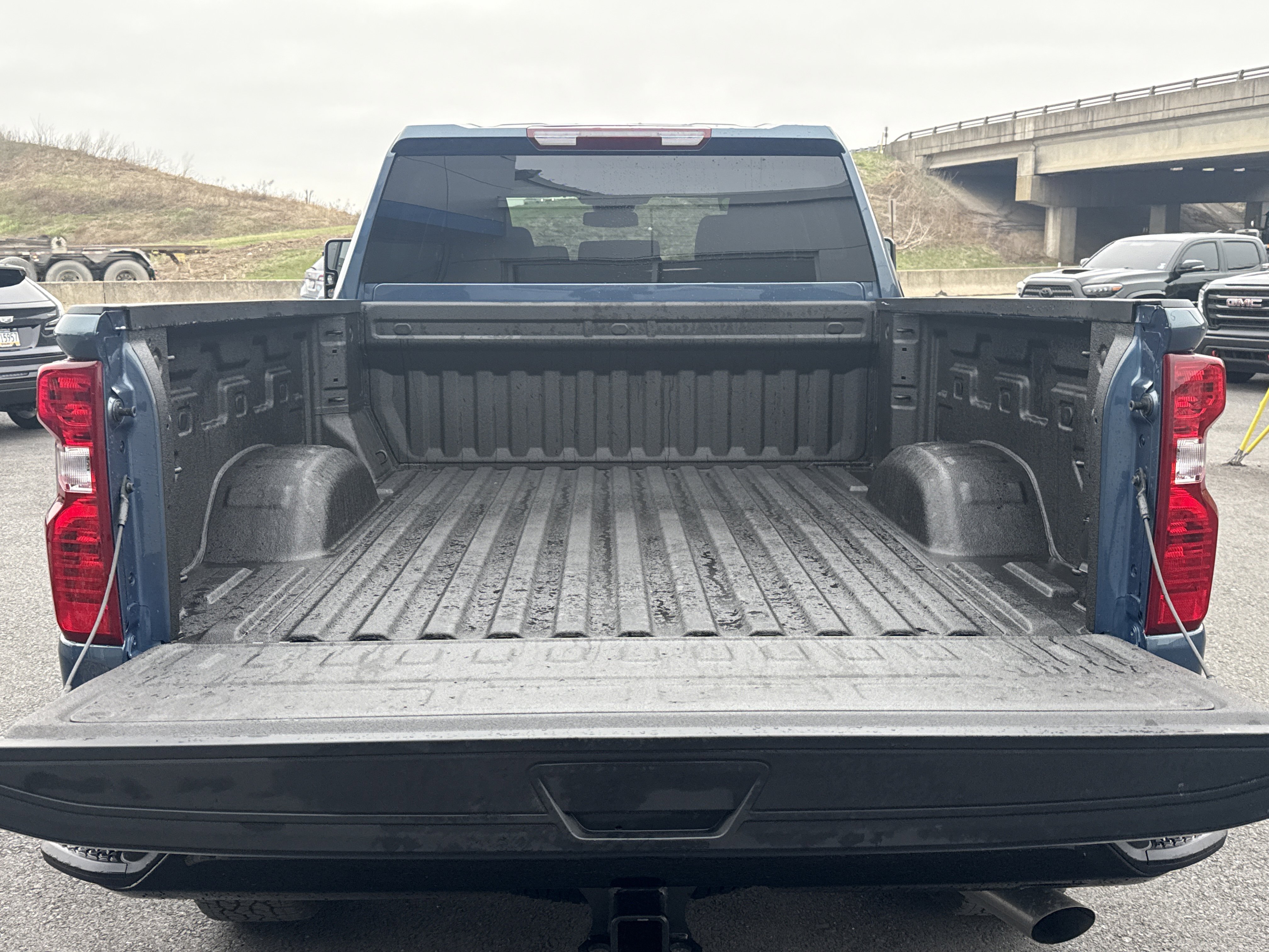 Used 2026 Chevrolet Silverado 2500 Custom w/ Custom Value Package image 5