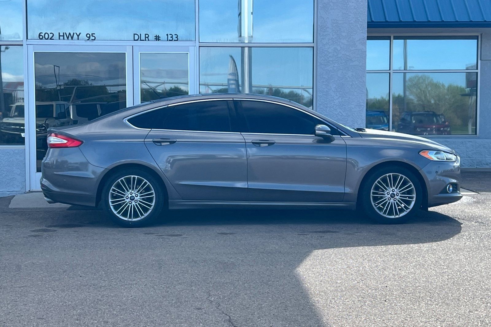 Used 2013 Ford Fusion SE FWD image 3