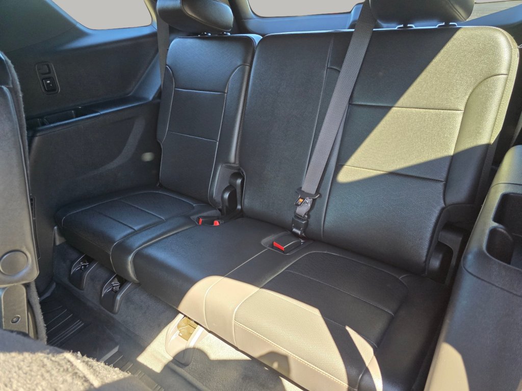 Used 2023 Chevrolet Traverse High Country w/ LPO, 'HIT The Road' Package AWD/4WD image 26
