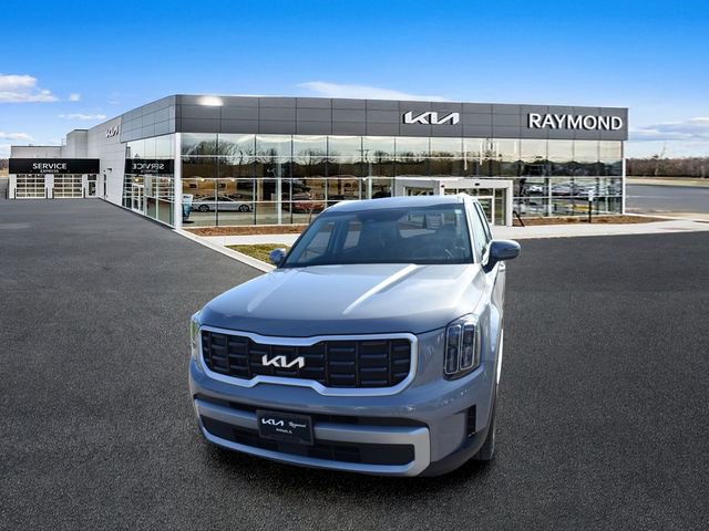 Certified 2023 Kia Telluride S w/ S Sunroof Package AWD/4WD image 8