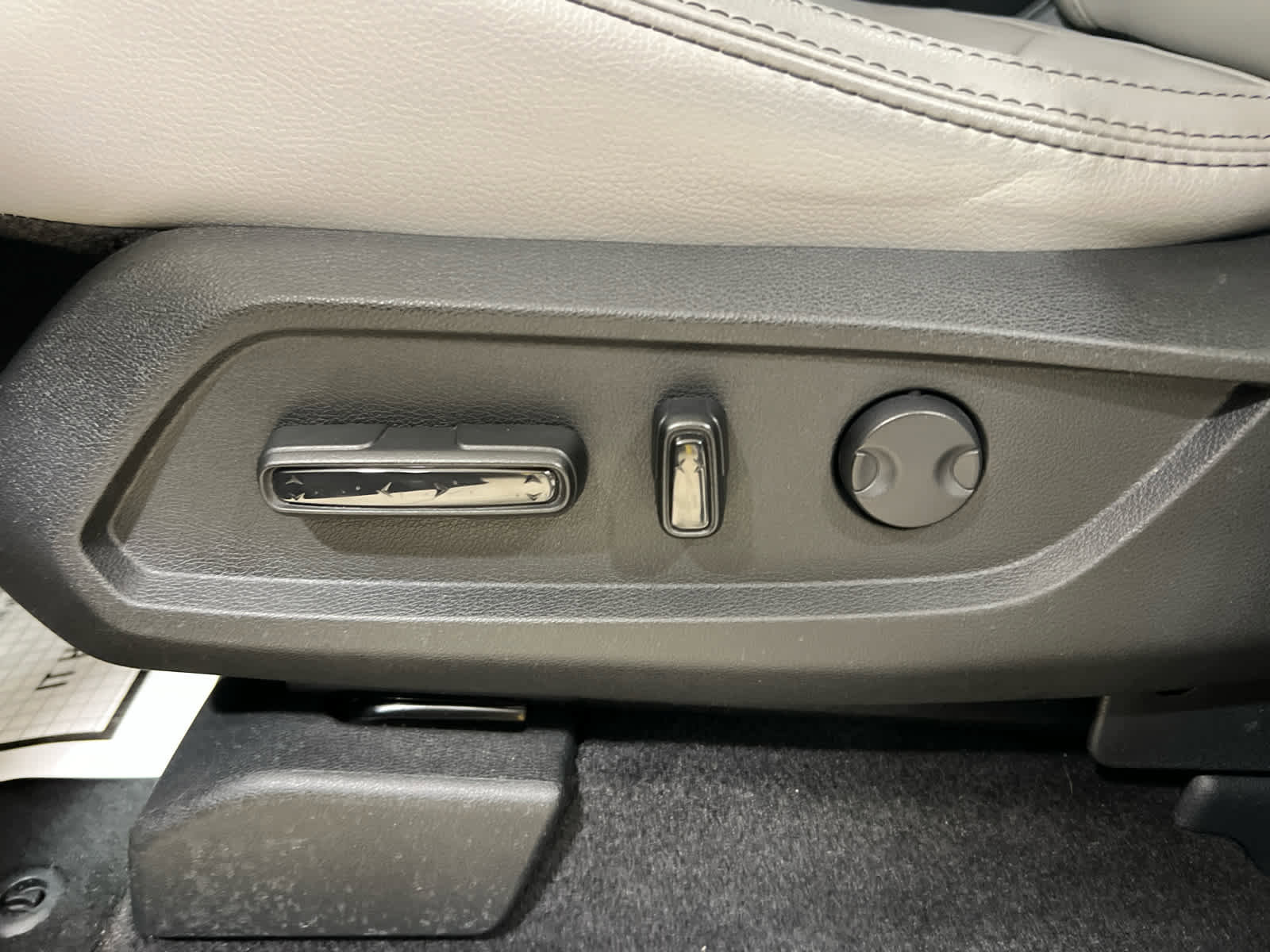 Certified 2025 Honda Pilot Touring image 21