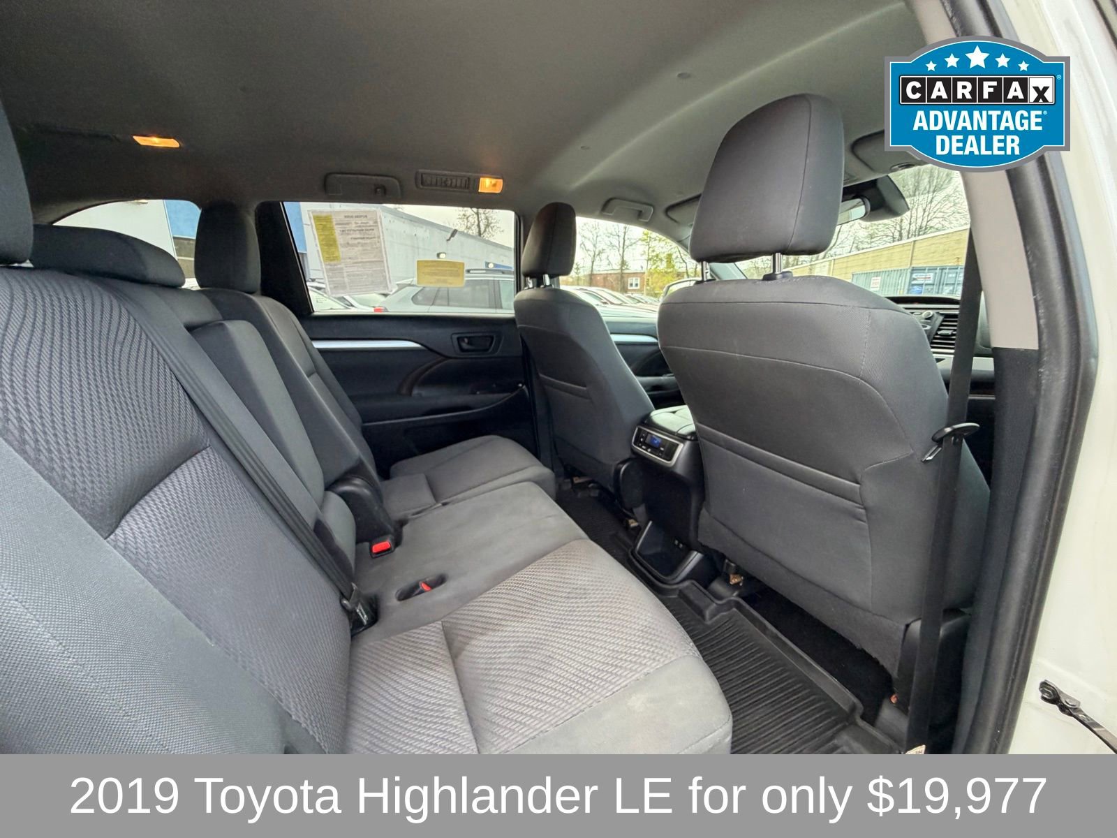 Used 2019 Toyota Highlander LE AWD/4WD image 15