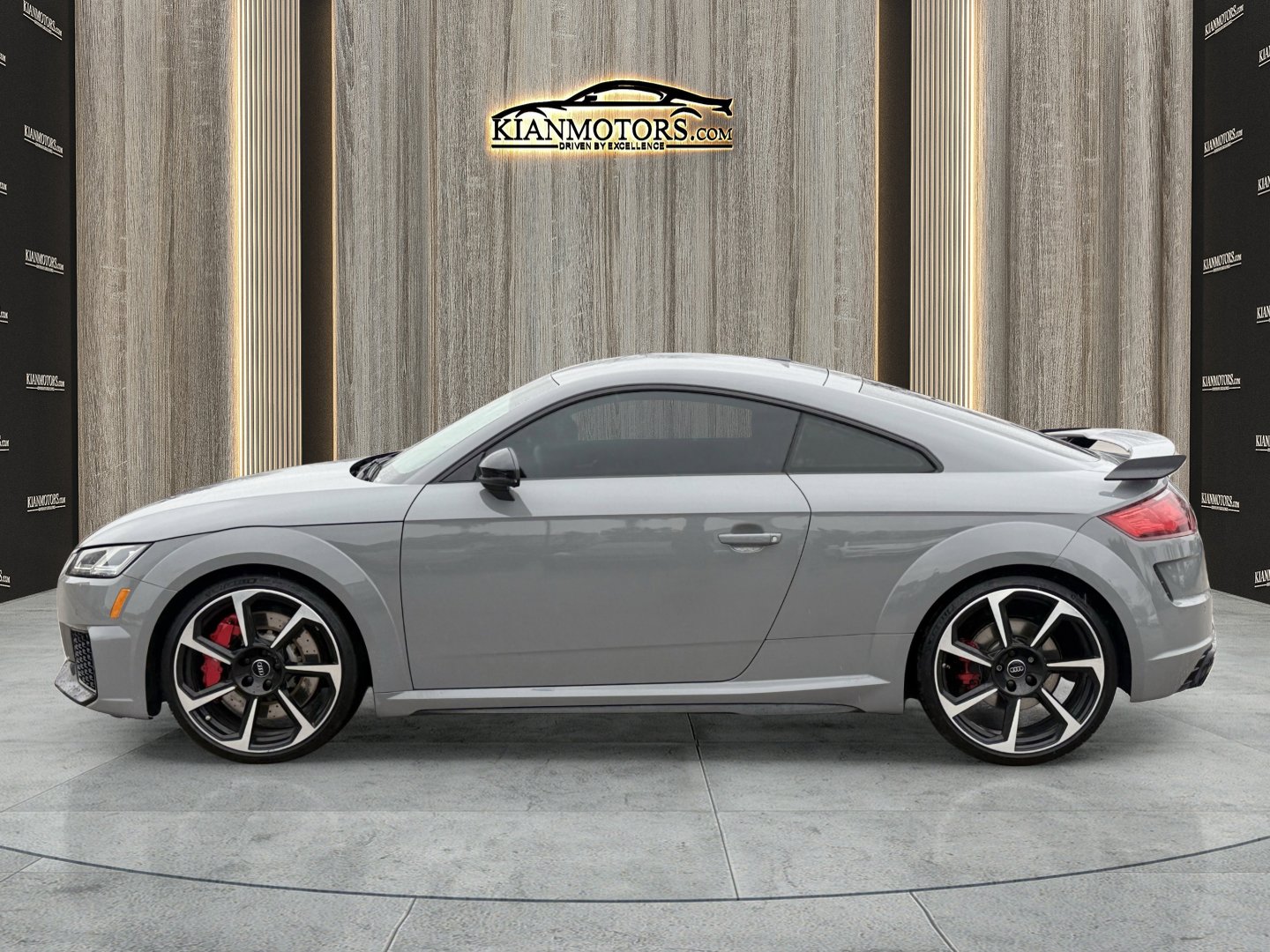 Used 2019 Audi TT RS 2.5T image 4