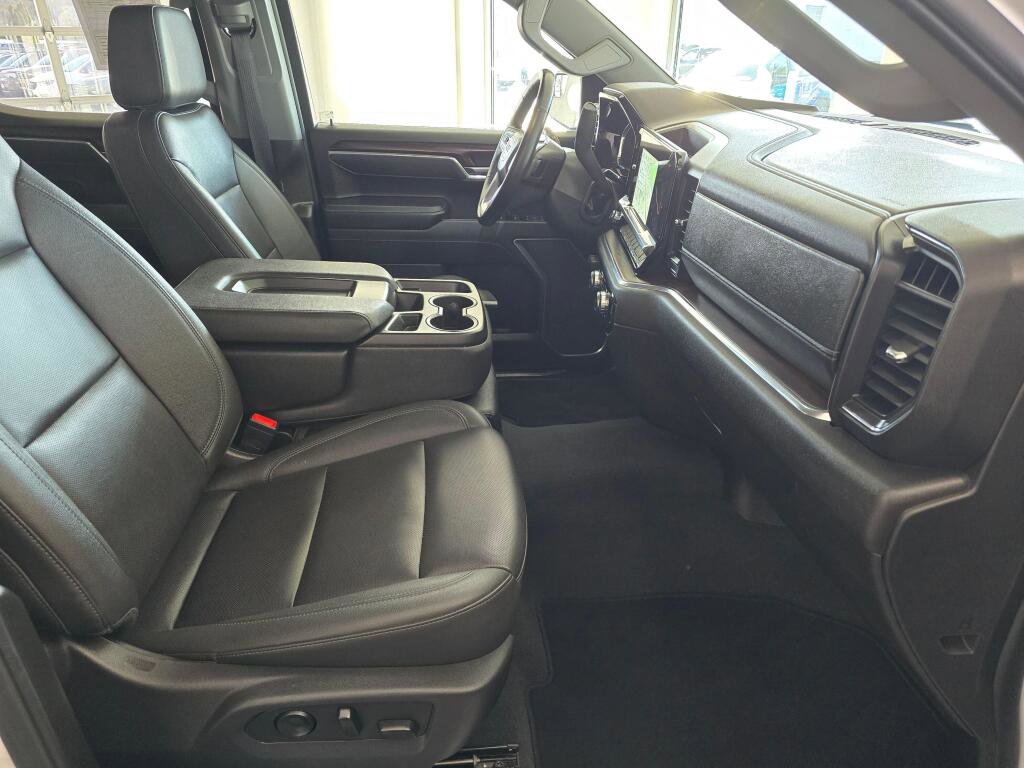 Used 2025 GMC Sierra 1500 SLT image 46