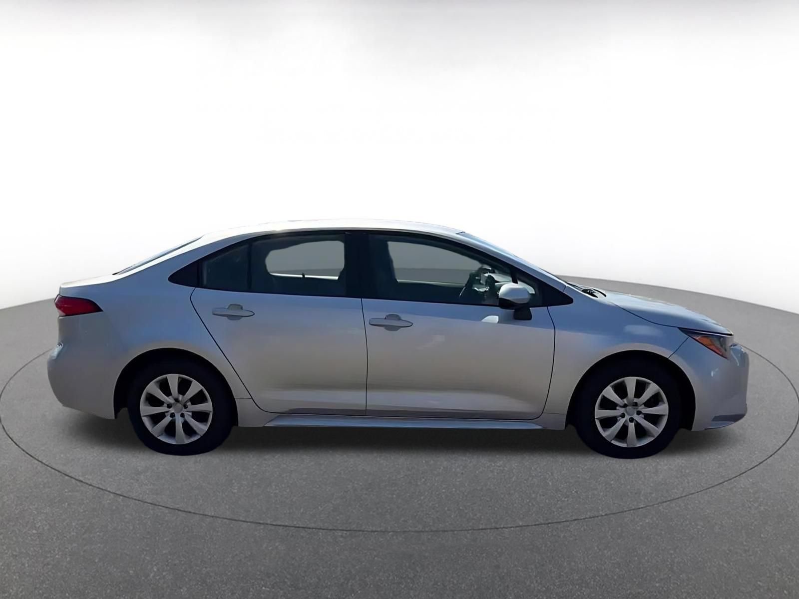 Used 2025 Toyota Corolla LE FWD image 16