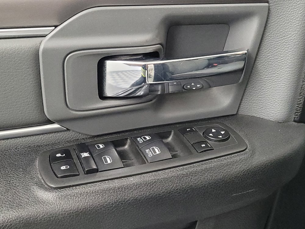 Used 2022 RAM 1500 Classic SLT image 27