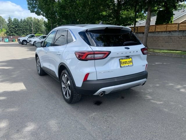 Used 2025 Ford Escape Platinum AWD/4WD image 3