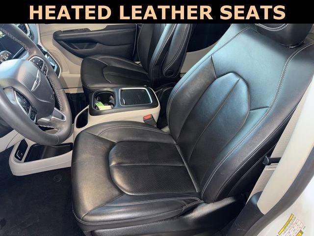 Certified 2024 Chrysler Pacifica Touring-L image 16