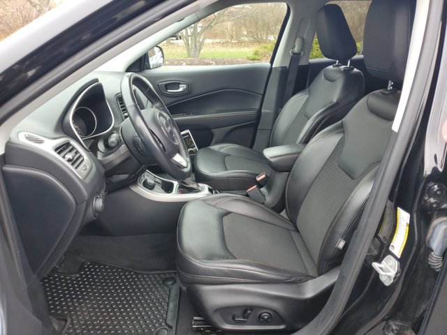 Used 2018 Jeep Compass Latitude w/ Popular Equipment Group AWD/4WD image 5