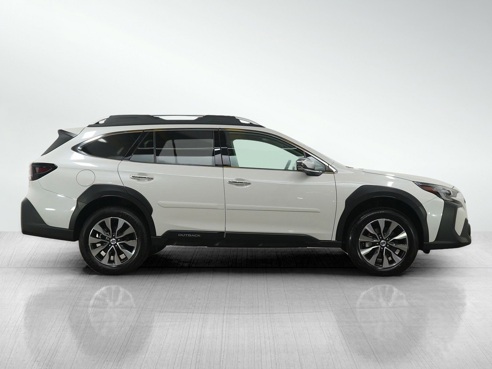 Used 2025 Subaru Outback Touring AWD/4WD image 6