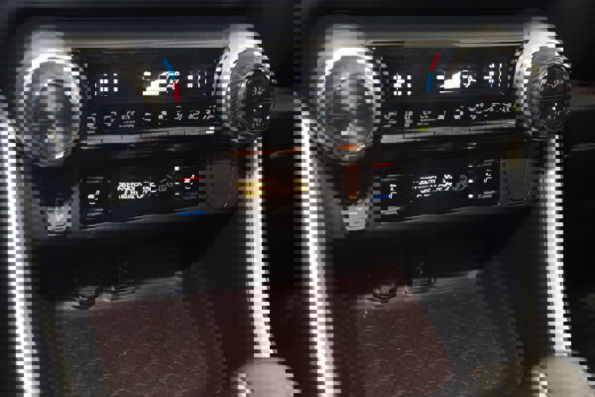 Used 2022 Toyota RAV4 Limited image 25