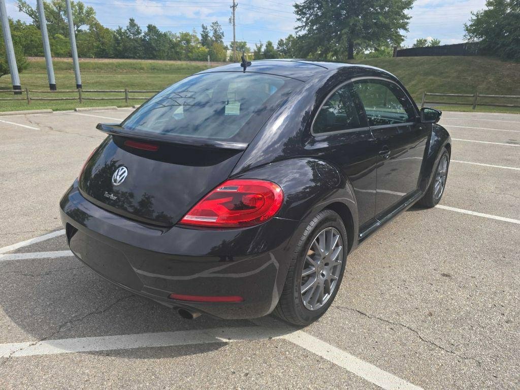 Used 2012 Volkswagen Beetle 2.0T image 5