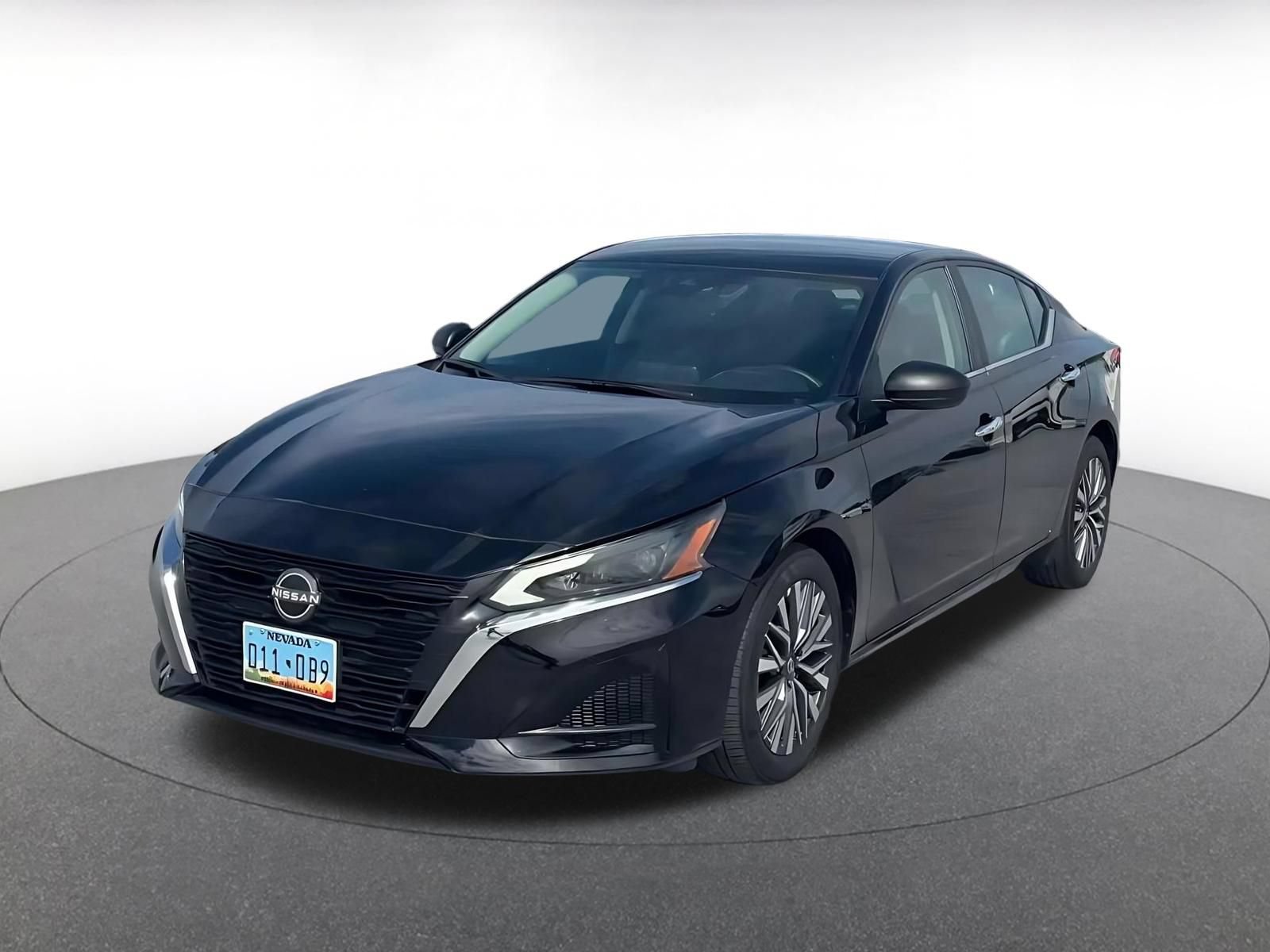 Used 2025 Nissan Altima 2.5 SV FWD image 6