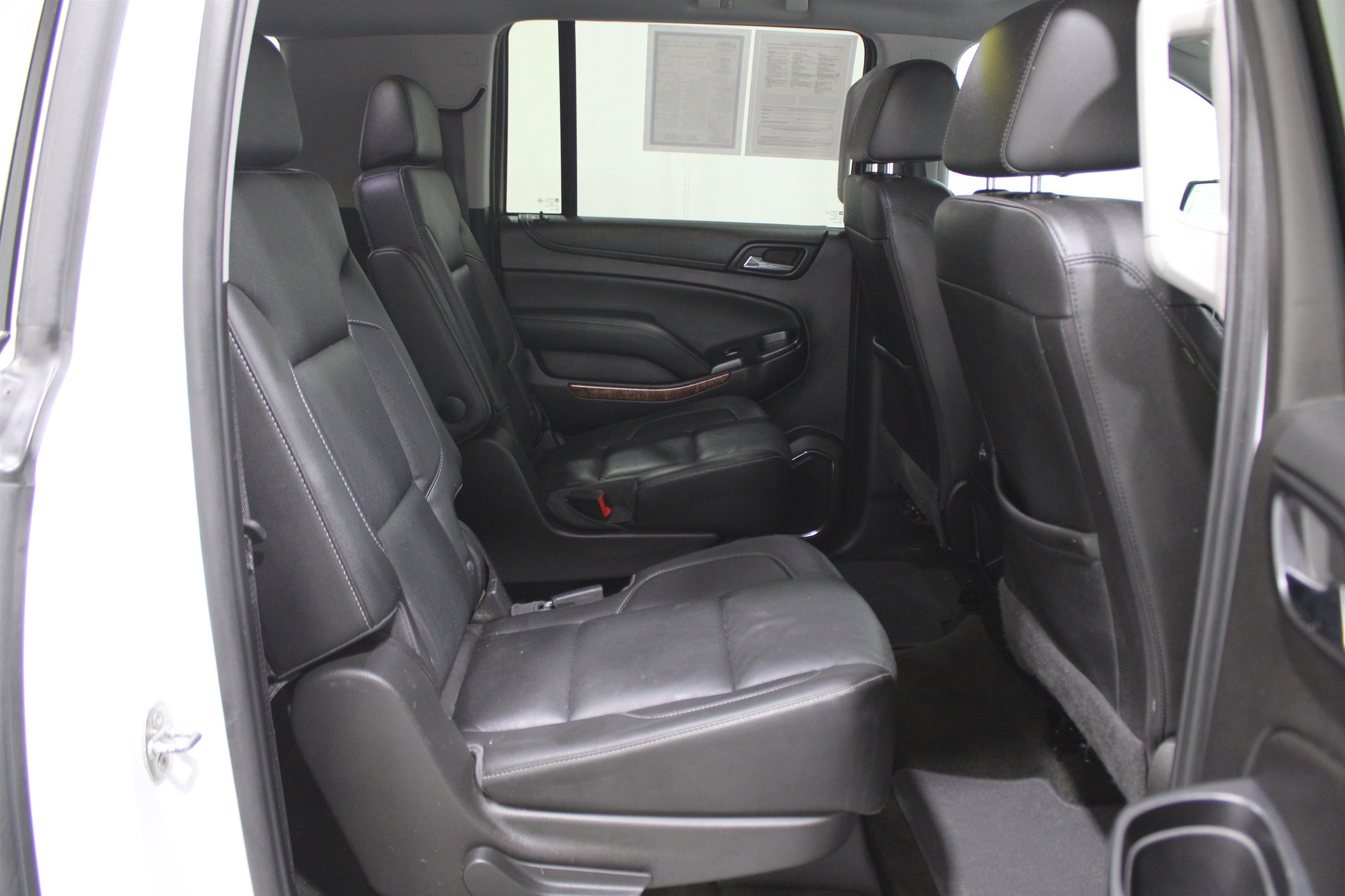 Used 2018 Chevrolet Suburban Premier image 28