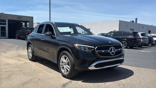 Certified 2025 Mercedes-Benz GLC 300 4MATIC image 2