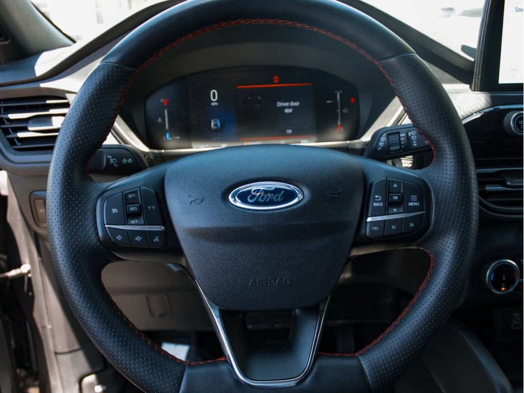 Used 2025 Ford Escape ST-Line Select AWD/4WD image 13