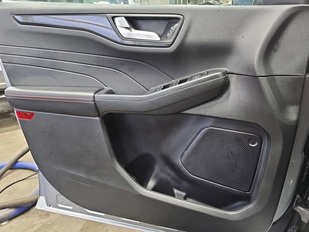 Used 2024 Ford Escape ST-Line image 26