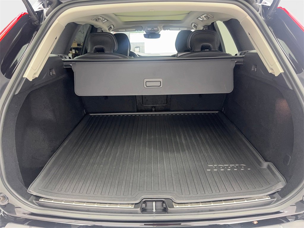 Used 2022 Volvo XC60 B5 Inscription w/ Protection Package Premier image 81