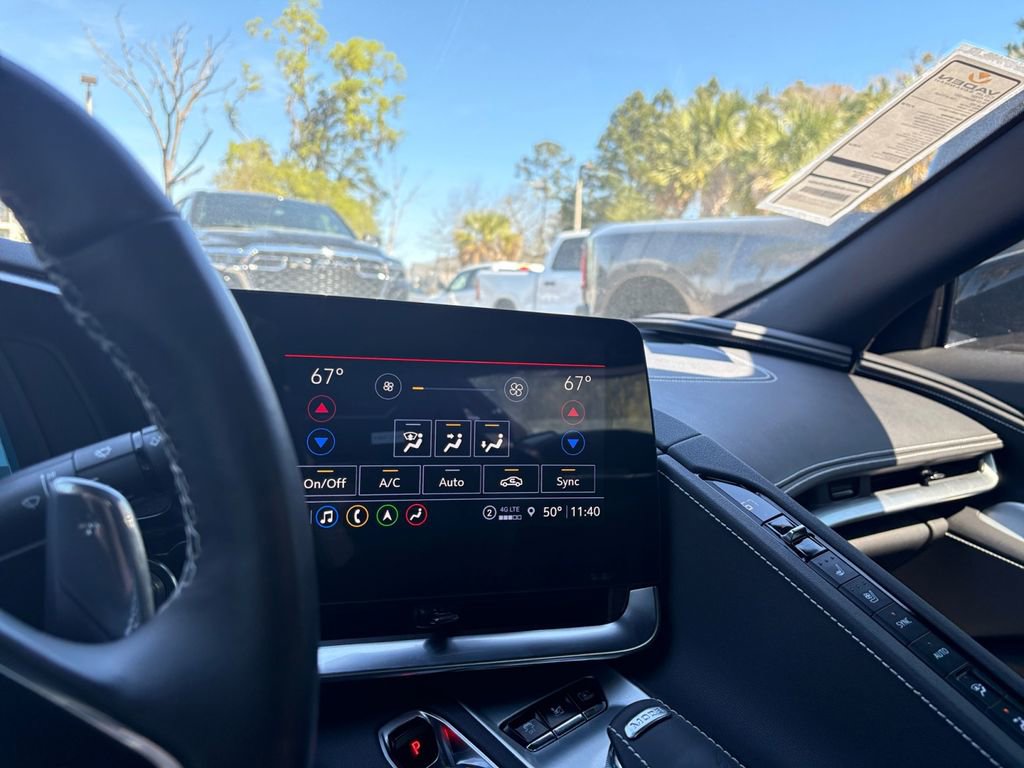 Used 2023 Chevrolet Corvette 2LT w/ Chrome Exterior Badge Package image 27